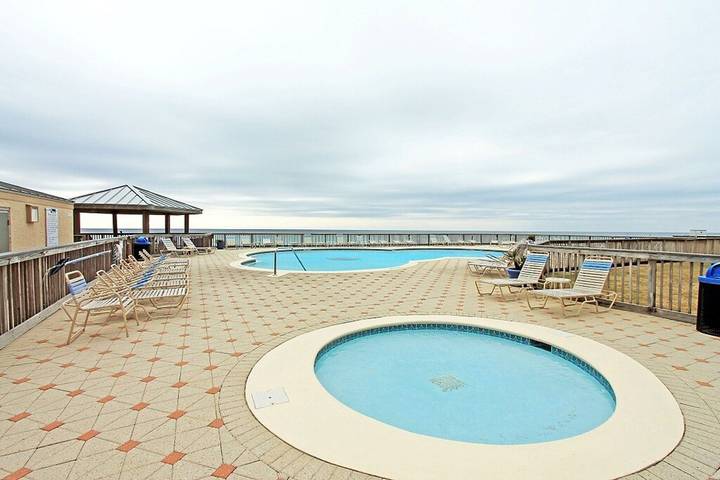 Vacation rental for 6 people, with balcony and pool in Gulf Coast