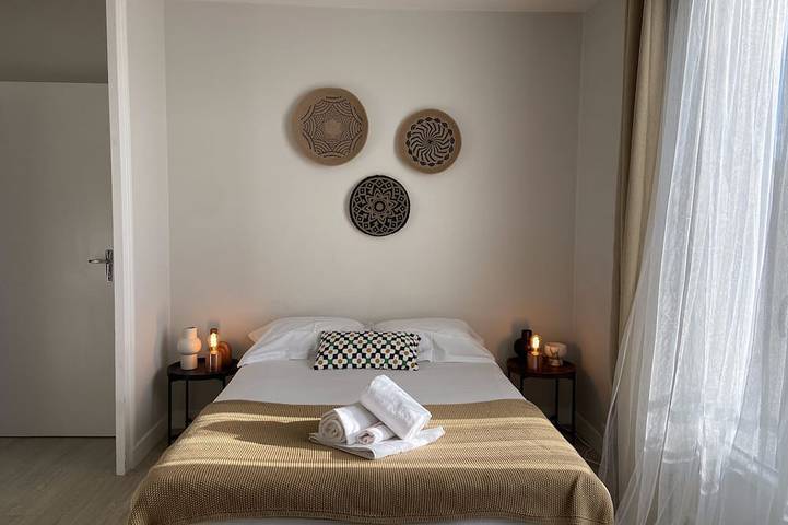 Appartement entier, Grand studio calme avec balcon & parking gratuit in Tours, Région de Tours