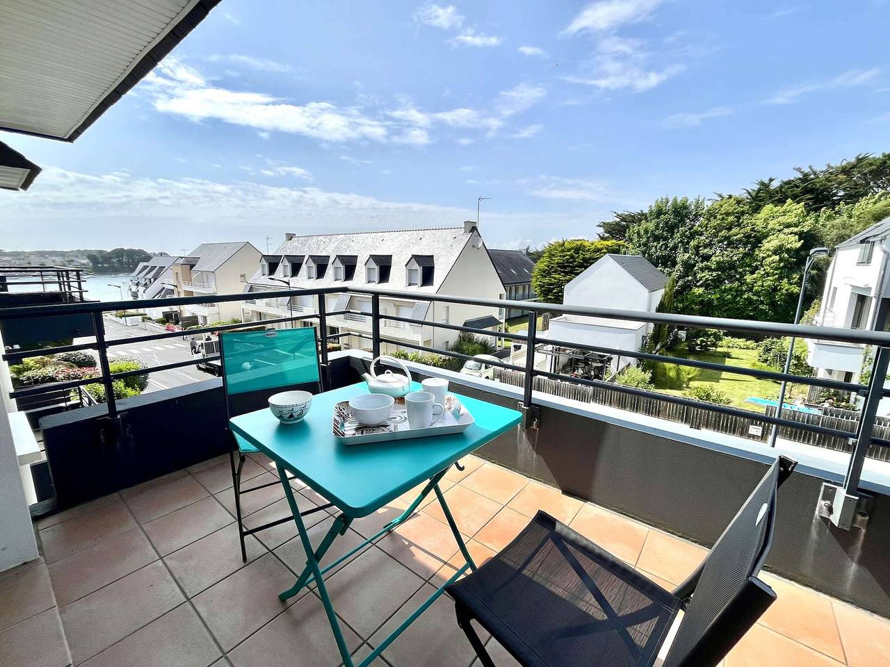 Entire apartment, Bright 2-room apartment with parking - 3* in Étel, near beaches in Étel, Côte des Mégalithes