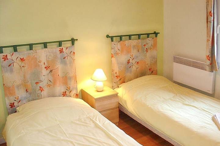 Location de vacances pour 10 personnes, avec jardin et piscine, animaux acceptés à Saint-Vincent-la-Châtre - 4