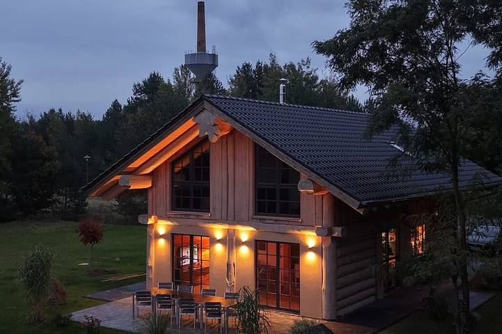 Ferienhaus für 10 Personen, mit Whirlpool und Terrasse sowie Garten und Sauna in Muldestausee
