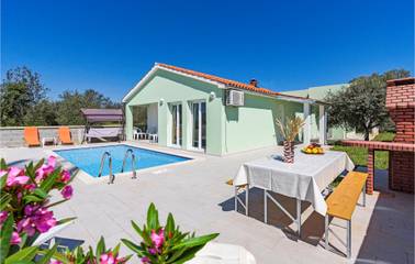 Ferienhaus für 10 Personen, mit Pool und Terrasse in Fazana