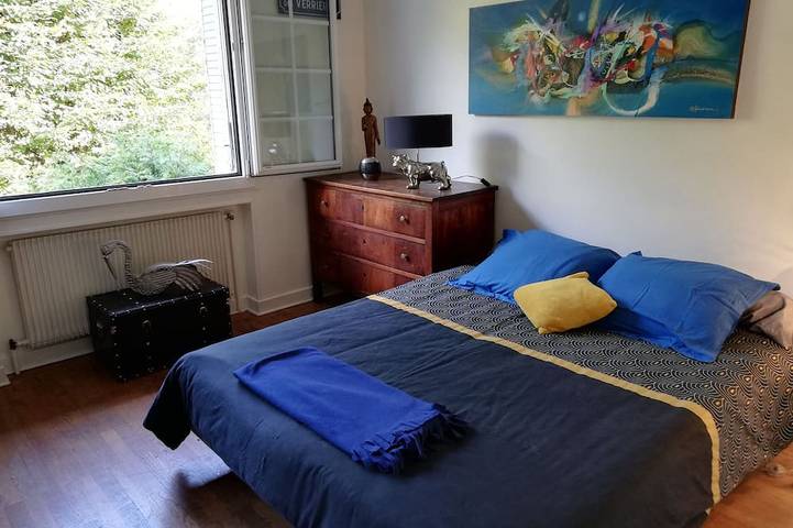 Cocoon room in the heart of nature 5/10 min from the digital campus, village and train station in Charbonnières-les-Bains, Lyon region