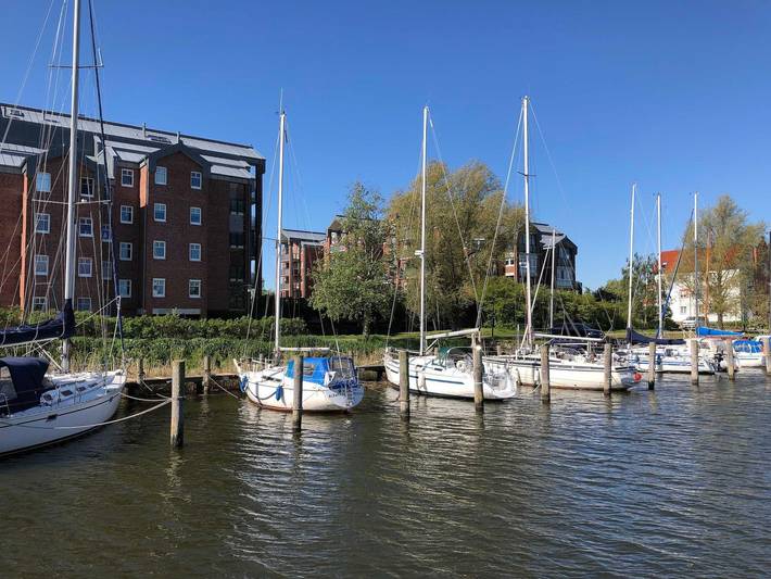 Ferienwohnung für 5 Personen, mit Balkon und Seeblick, mit Haustier in Greifswald