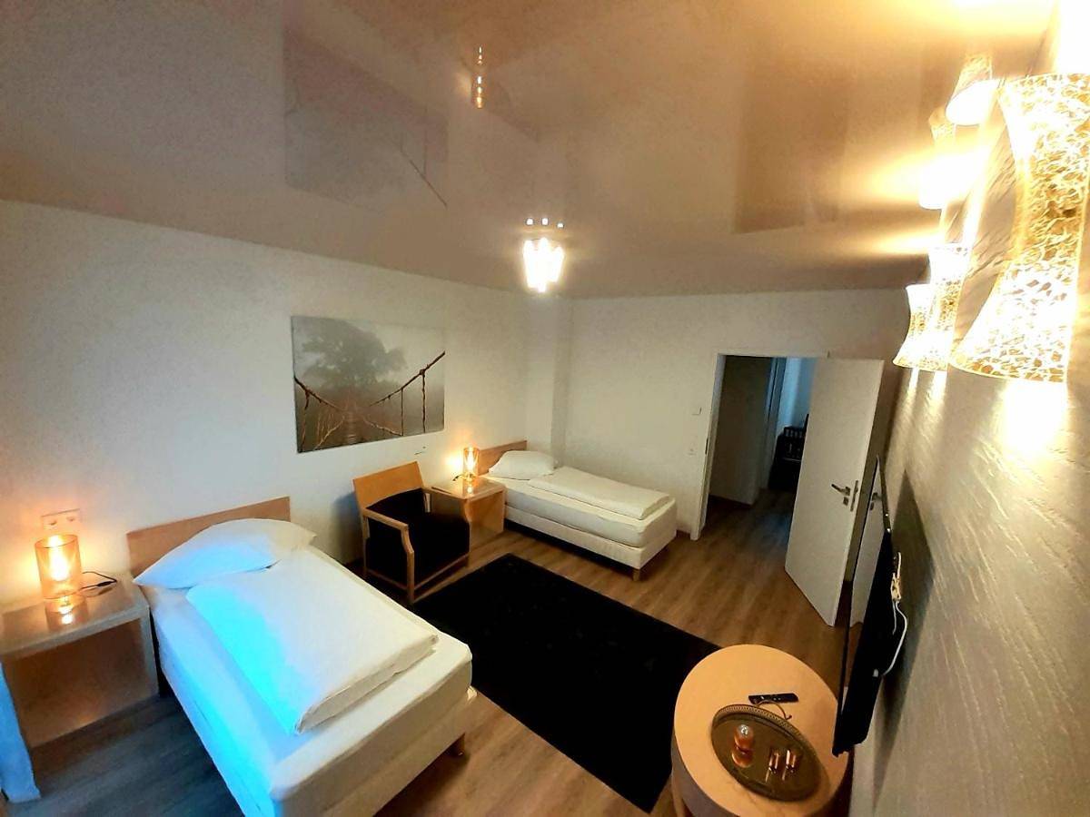 Ganze Wohnung, Modernes Apartment Metzingen 2 in Reutlingen, Neckar-Alb