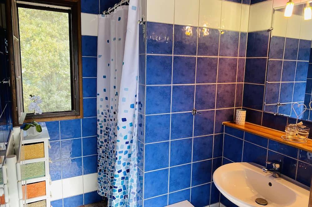Geheel appartement, Apartment with terrace in La Crau, Toulon regio