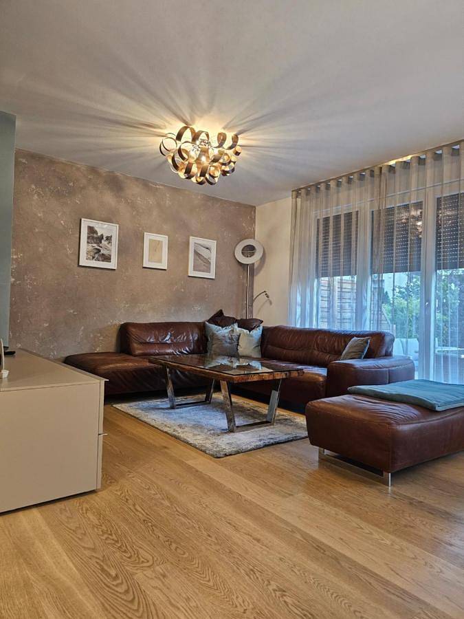 Ferienhaus für 8 Personen, mit Terrasse und Garten sowie Ausblick in Wien