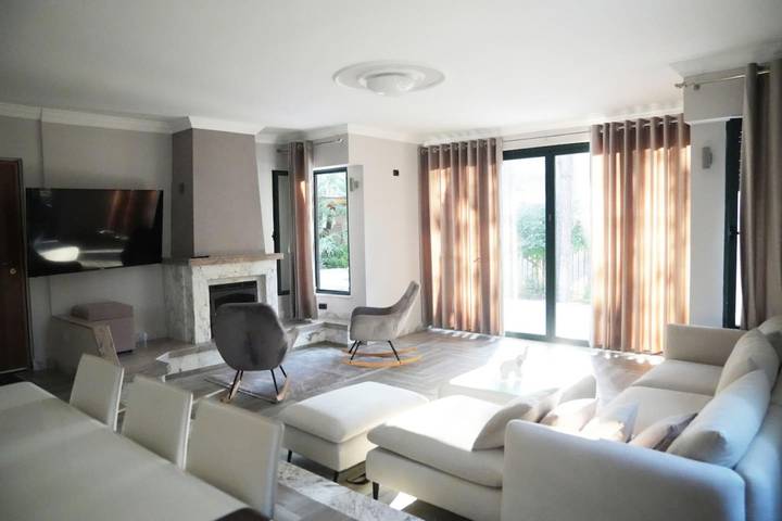 Maison de vacances pour 11 personnes, avec jardin et balcon, animaux acceptés en Albanie