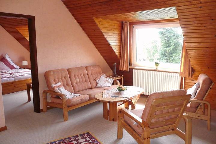 Ferienwohnung für 4 Personen, mit Balkon/Terrasse und Terrasse sowie Garten und Seeblick in der Husumer Bucht - 3