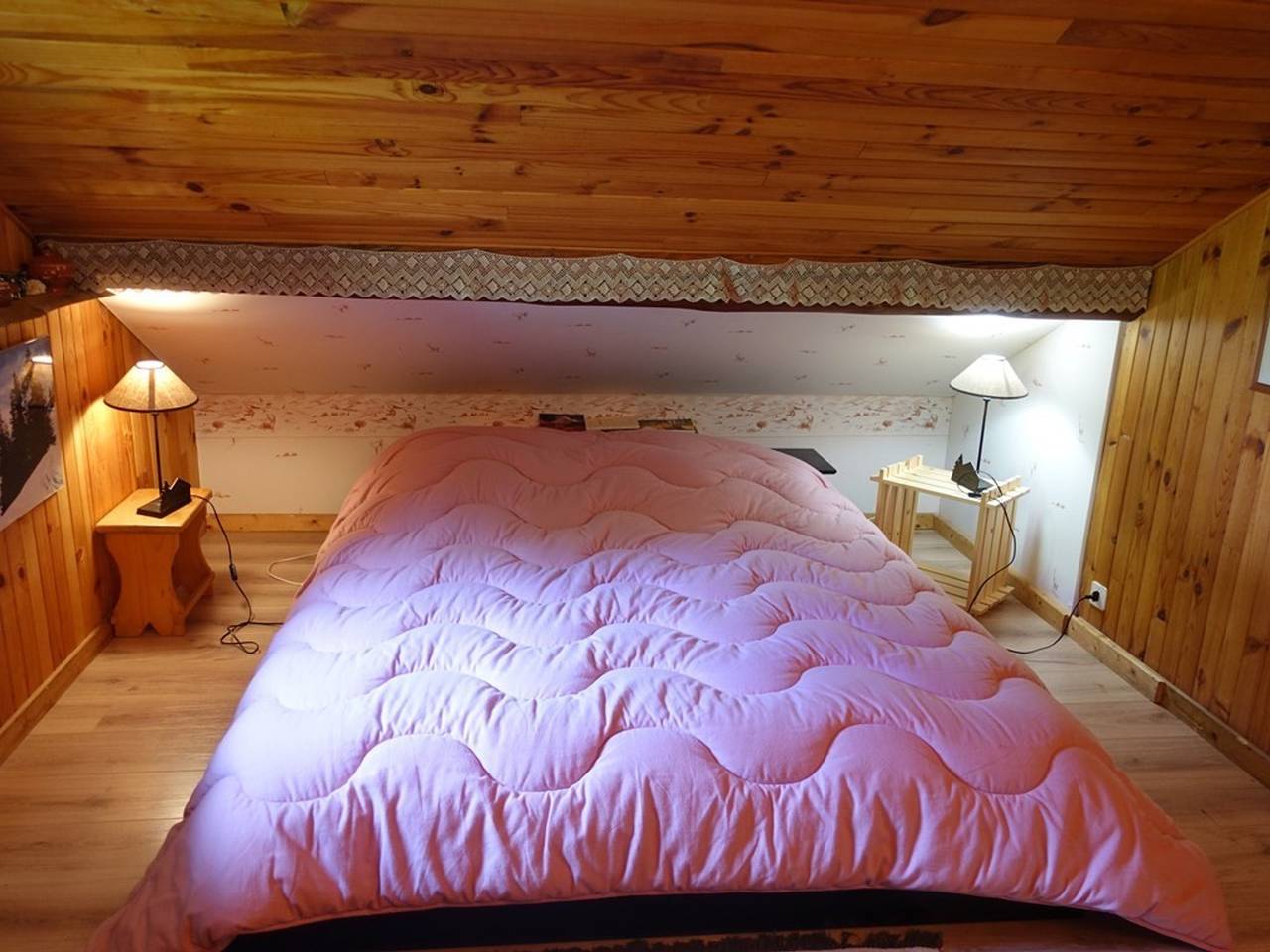Cozy chalet for 10 with fireplace and internet, close to slopes in Beaufort (Rhône-Alpes), Albertville region