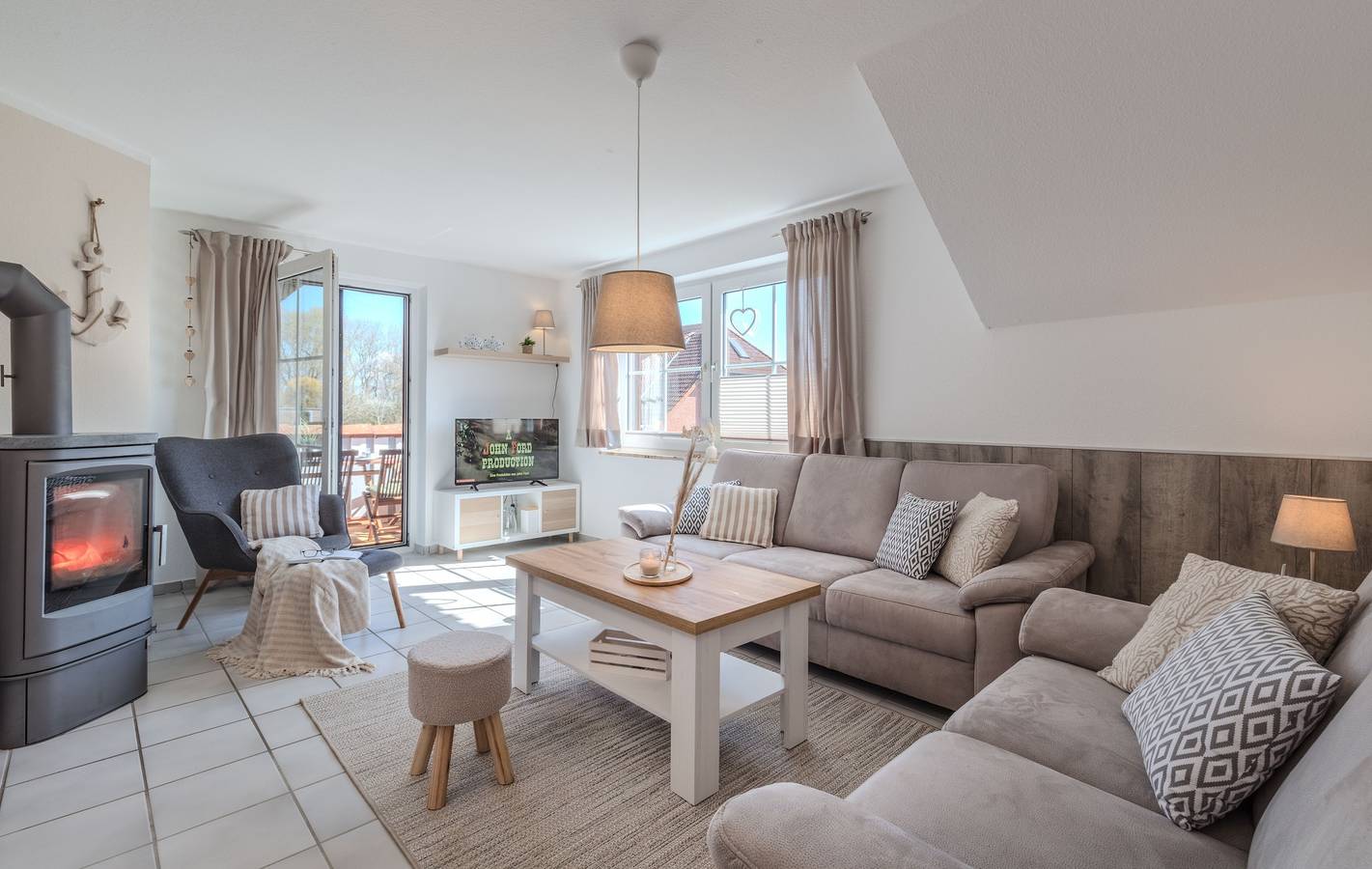 Ganze Wohnung, Wenkendeck großzügig mit Kamin in Westfehmarn, Fehmarn