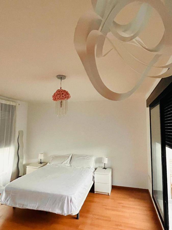 Location de vacances pour 6 personnes, avec terrasse et vue, animaux acceptés à Favara - 4