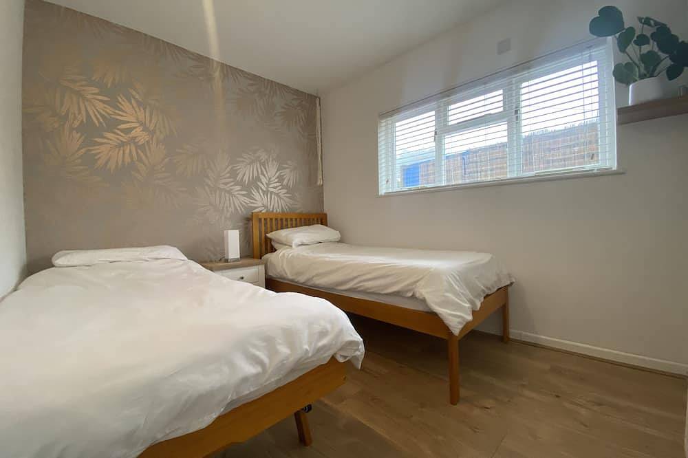 Beautiful home in tranquil location, large garden and close to beach (Sleeps 6) in Devon