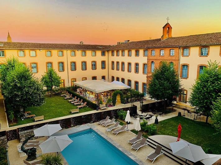 Hôtel pour 2 personnes, avec Terrasse et Jardin ainsi que Piscine et Sauna