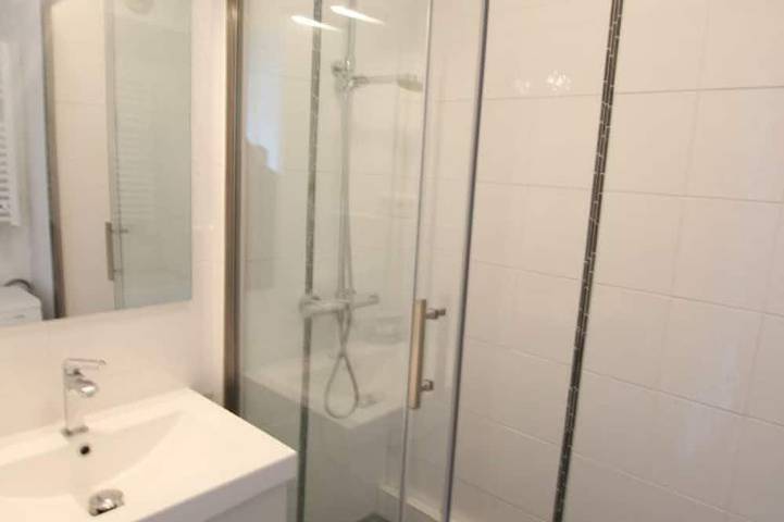 Appartement entier, Appartement cosy avec loggia vue mer, animaux admis in Donville-les-Bains, Côte de la Déroute