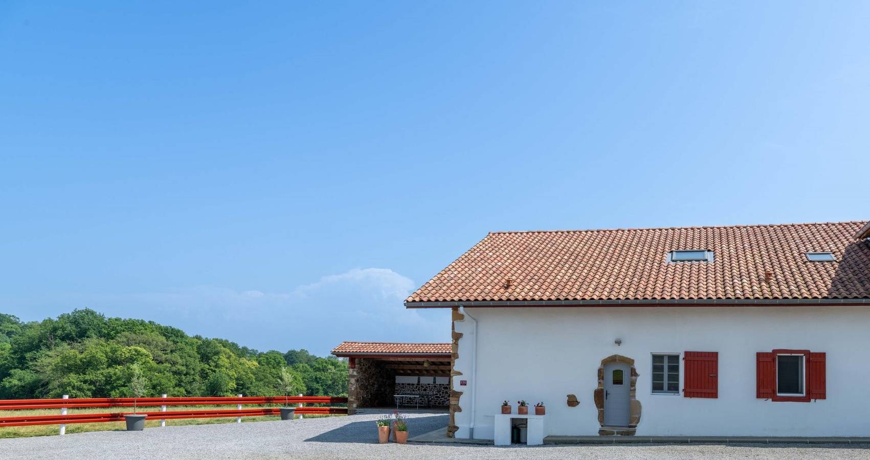 Maison de vacances « Gîte Ithurrondoa » avec piscine privée, terrasse et Wi-Fi in Masparraute, Région de Bayonne