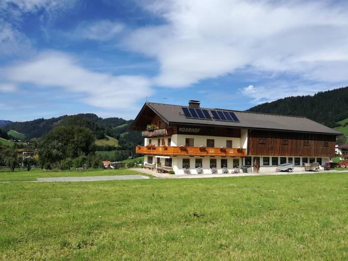 Appartement voor 2 personen, with zwembad and uitzicht as well as balkon, kindvriendelijk in Niederau