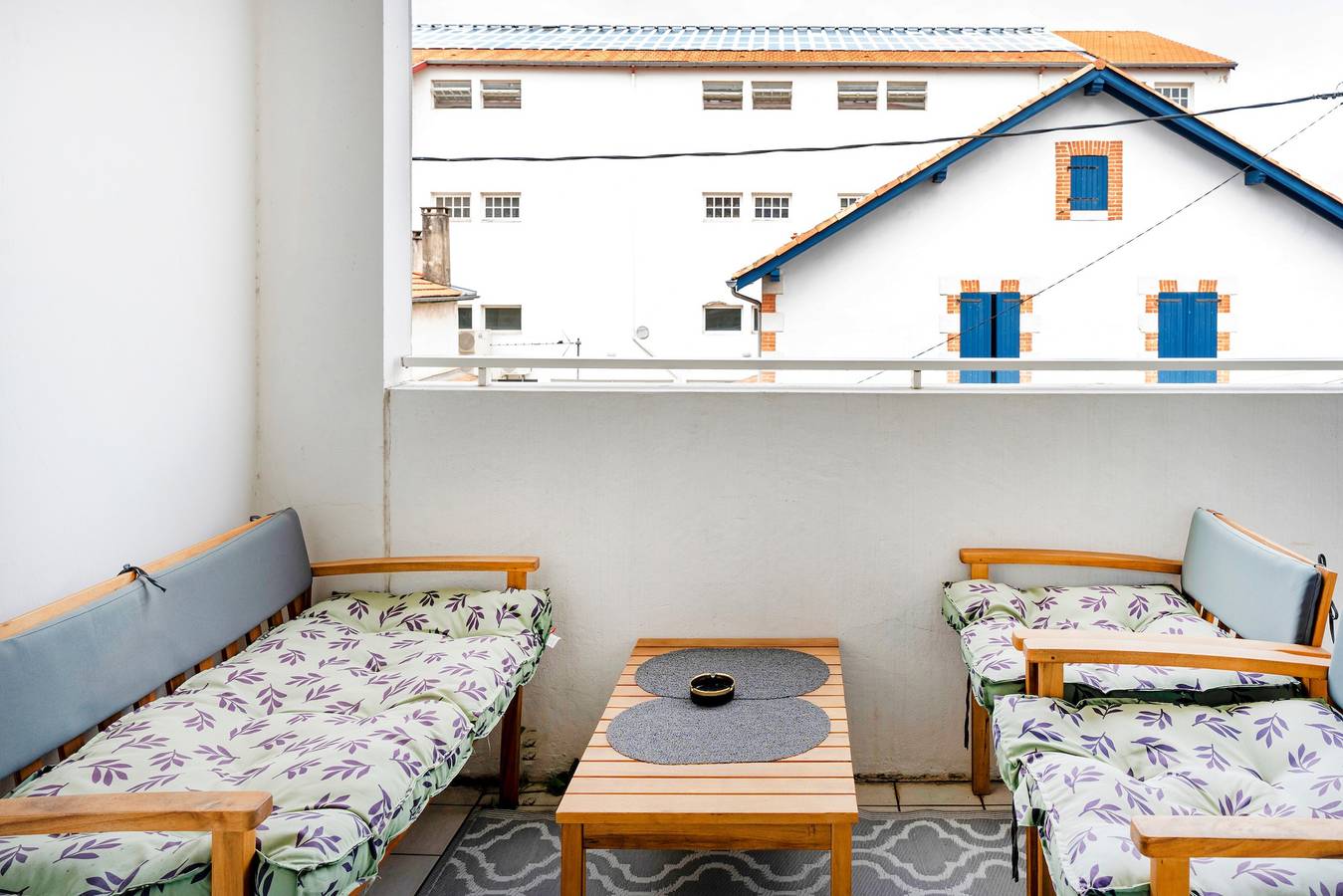 Entire studio, Apartment 'Residence Le Sabaou' with Balcony in Biarritz, Bayonne region