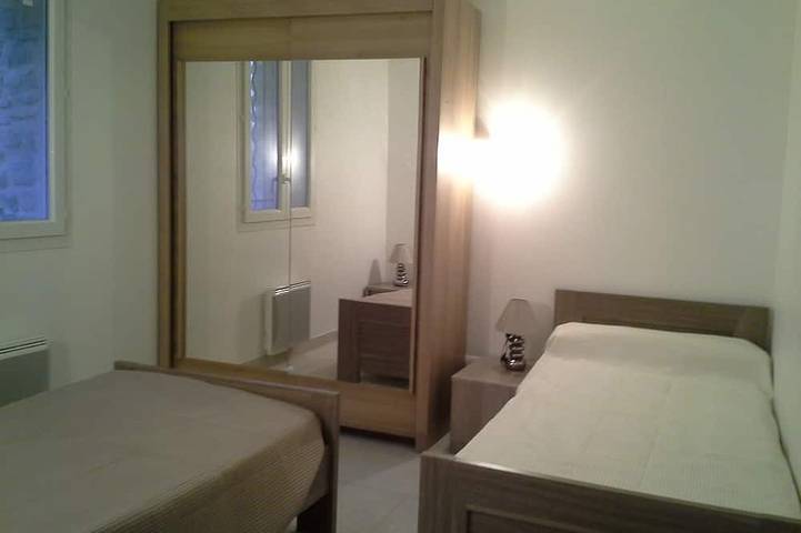 Gîte pour 6 personnes, avec jardin ainsi que terrasse et piscine à Pierrevert - 3