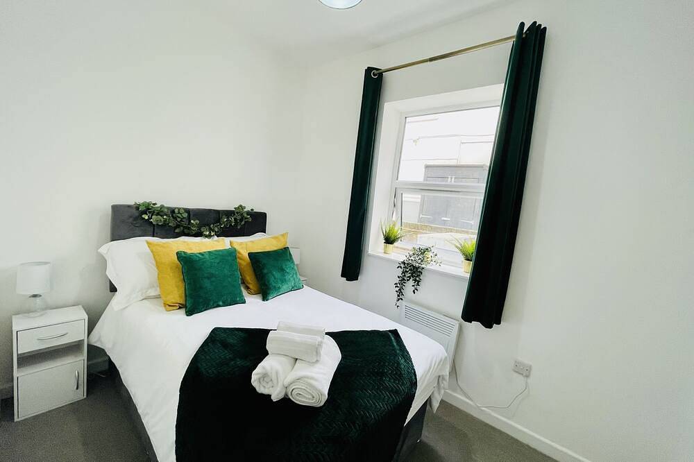 Entire apartment, Modern 1-Bedroom Apartment Near City Centre in Watford, Hertfordshire