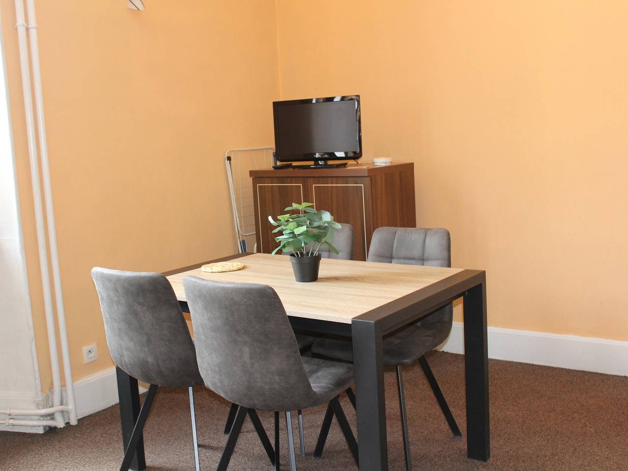 Appartement entier, Appartement T2 dans Château, 4 pers, piscine, animaux admis in Jausiers, Parc national du Mercantour
