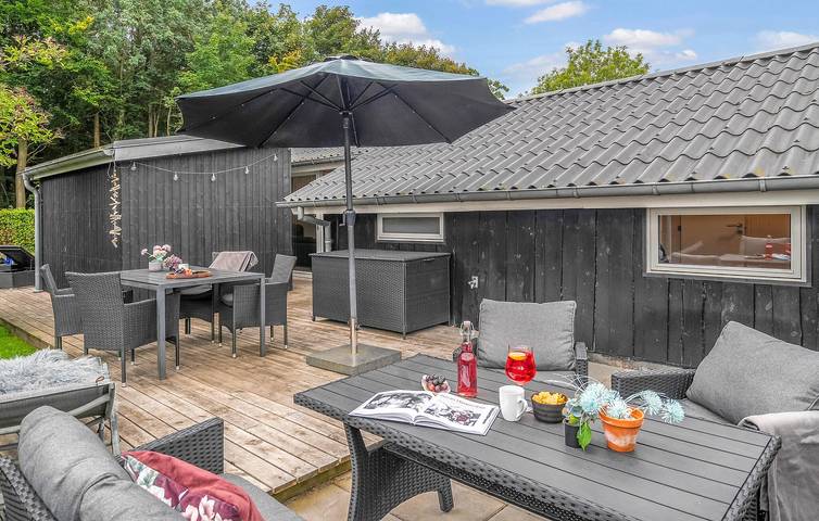 Ferienhaus für 6 Personen, mit Terrasse und Garten in Binderup Strand - 4