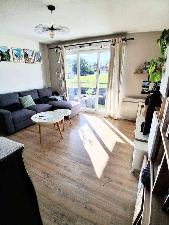 Gîte pour 4 personnes, avec piscine ainsi que terrasse et vue à Nangy - 2