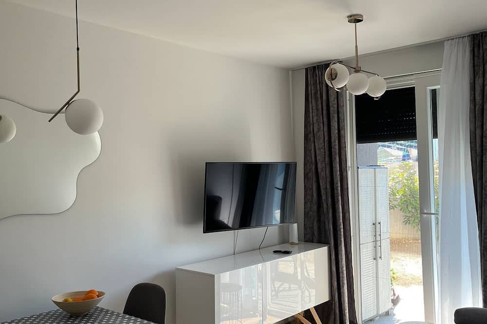 Hel leilighet, One Bedroom Apartment with Private Garden in Klis, Split-Dalmatia