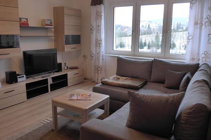 Ganze Wohnung, Seilbahn ,Lift, Pisten, Skischulen sind fußläufig erreichbar. Familienfreundlich in Oberwiesenthal, Erzgebirge