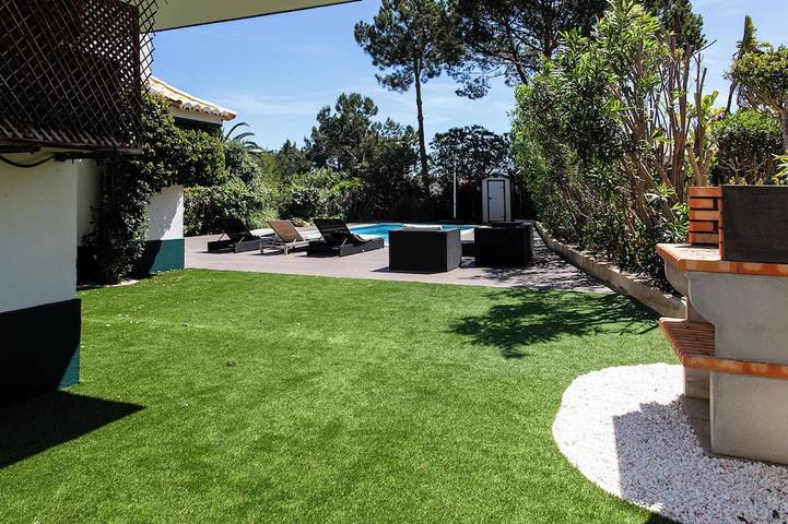 Apartment for 6 people, with hot tub and pool as well as garden in Quinta do Lago