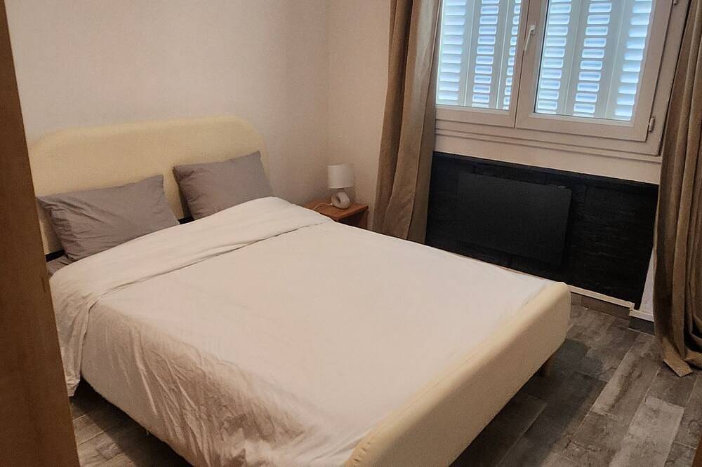 Ganze Wohnung, 70m2 apartment in Dijon, 4th floor without elevator, 5 minutes from Zenith in Dijon, Dijon und Umgebung