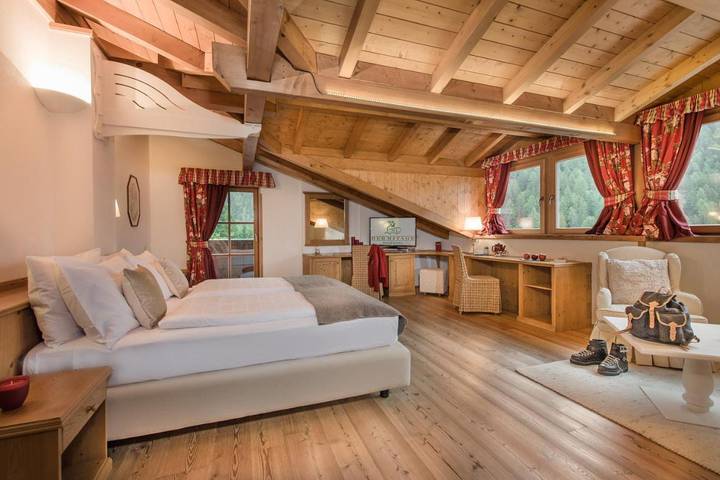Hotel dla 5 osób, z jacuzzi i ogród oraz sauna i basen w Madonna di Campiglio