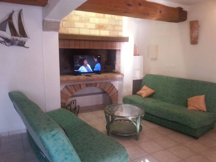 Gîte pour 10 personnes, avec terrasse ainsi que piscine et jardin à Labruguière