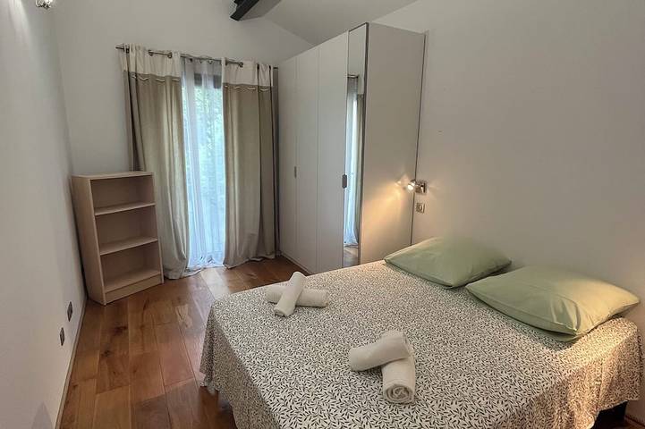 Location de vacances pour 12 personnes, avec terrasse et jardin à Saint-Victor-la-Coste - 2