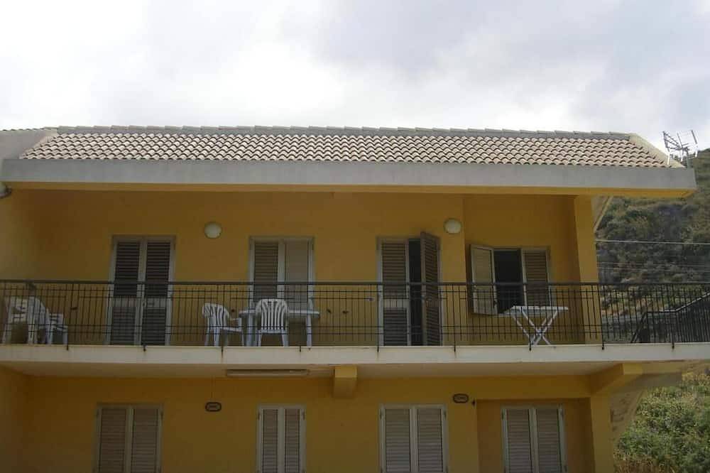 Ganze Wohnung, On The Beach Apartment  in San Giorgio (Sizilien), Gioiosa Marea