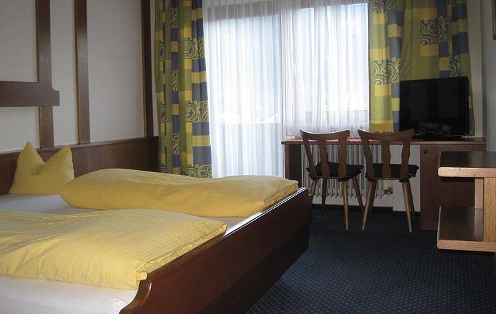 Ganze Ferienwohnung, Doppelzimmer mit Dusche, Wc in Stumm, Ski-Optimal Hochzillertal