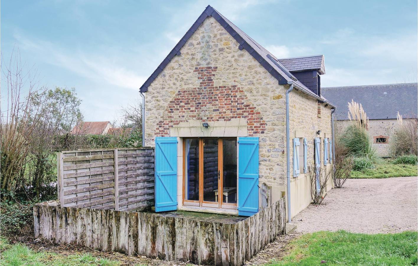 Brucheville Apt: WiFi, TV, W/D, Parking @ 1km in Brucheville, Carentan les Marais