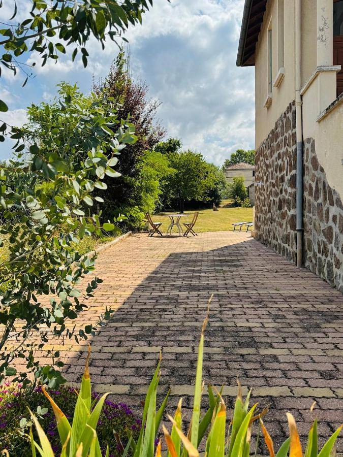 Location de vacances pour 6 personnes, avec jardin ainsi que terrasse et vue à Brassac-les-Mines - 3