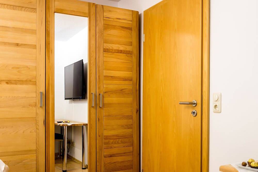Ganze Wohnung, 140qm, Boxspringbetten, eigener Garten, Sauna, 3 Flat-Tv, ruhig in Europa-Park, Ettenheim