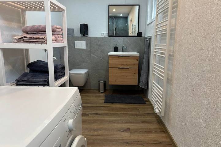 Ganze Wohnung, Ferienwohnung Himmel Greifenstein - Appartement/Fewo, Dusche, Wc, in Greifenstein, Lahn-Dill-Kreis