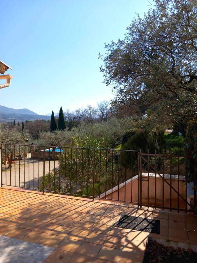 Appartement de vacances pour 4 personnes, avec Terrasse ainsi que Piscine et Vue