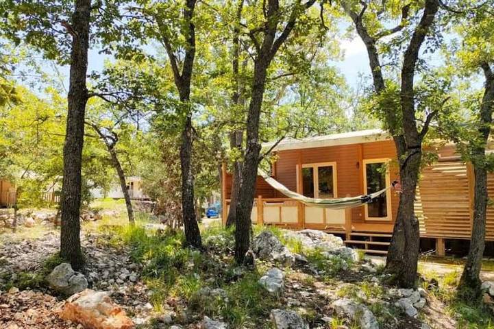 Camping pour 6 personnes, animaux acceptés à Bauduen