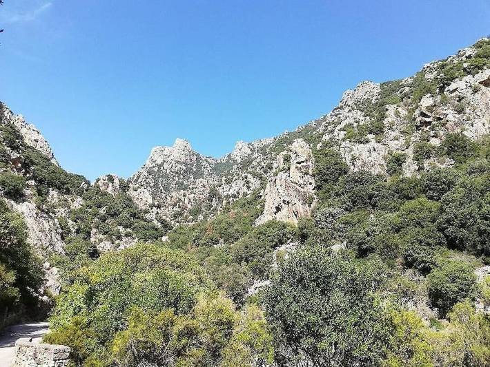 Location de vacances pour 10 personnes, avec vue et jardin ainsi que balcon et piscine dans Gorges d'Héric - 2