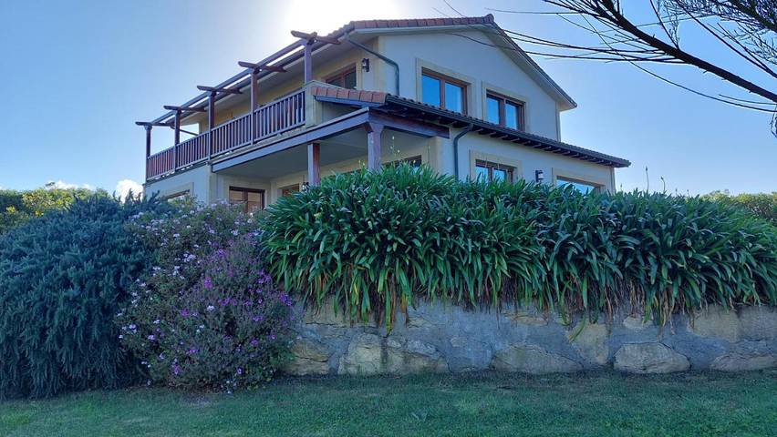 Casa rural para 8 personas, con Balcón y Terraza además de Jardín y Vistas en Santander - 2