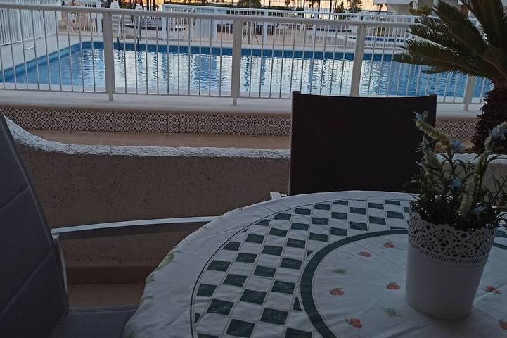 Ferieleilighet for 4 personer, med terrasse og badebasseng - 1