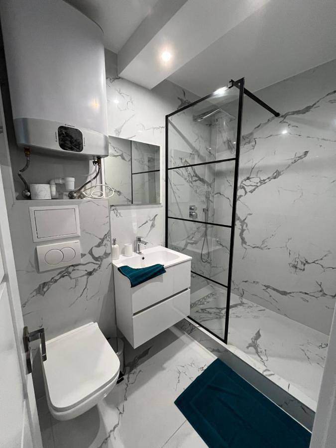 Ferienwohnung für 4 Personen, mit Balkon und Pool sowie Garten in Zamardi - 2