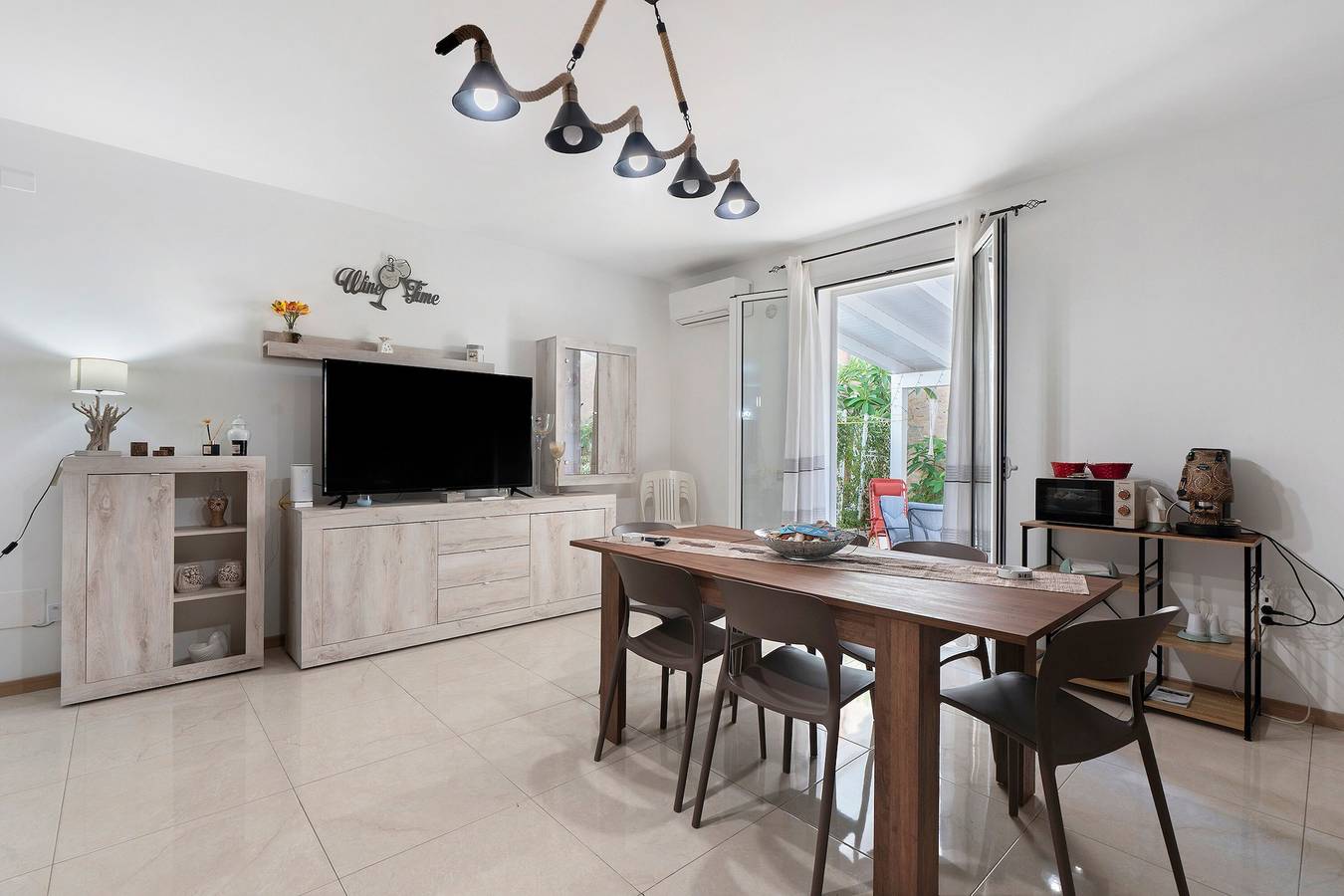 Appartement entier, Appartement 'Casa Luna Balestrate' avec terrasse privée, Wi-Fi et climatisation in Balestrate, Province de Palerme