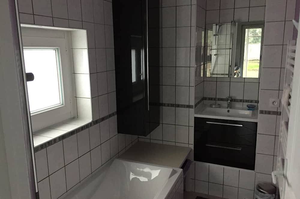 Furnished 4 persons \"Blue cedar\" *** in Fouras, Rochefort region