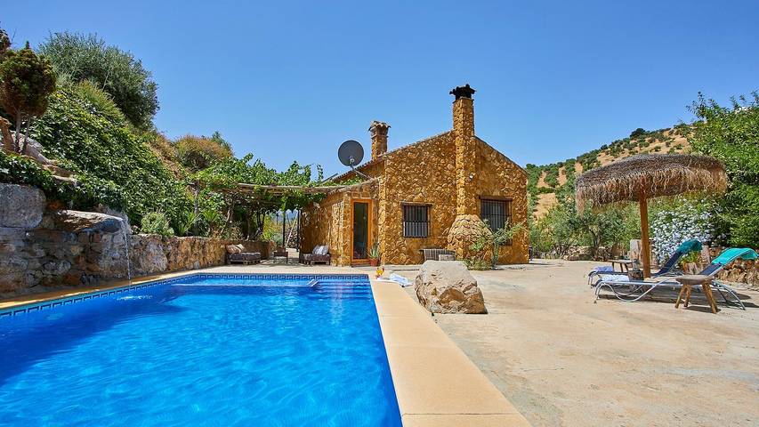 Casa rural para 4 personas, con piscina y balcón/terraza en El Gastor - 2