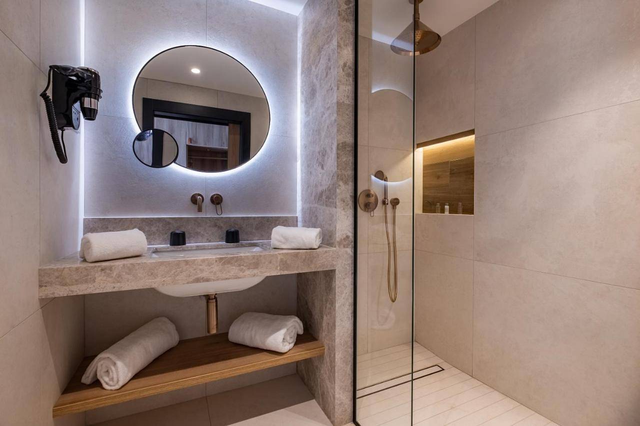 Hôtel pour 2 personnes avec terrasse in Limonest, Lyon et ses environs